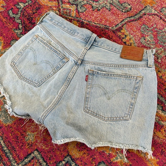 Levi's | Women’s Light Blue Denim Premium 501 Raw Hem Buttonfly Jean Shorts, 31 - Picture 6 of 16